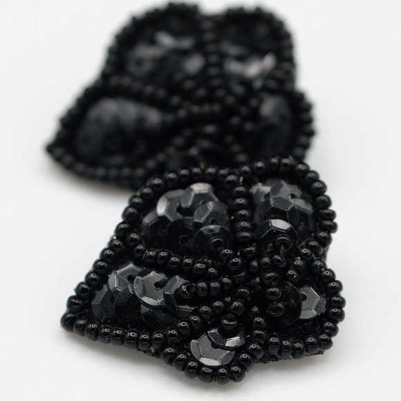 Gorgeous handmade beaded earrings with leather backing - Picture 5 of 6